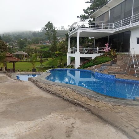 Villa Kaca 88 Чианджур Экстерьер фото